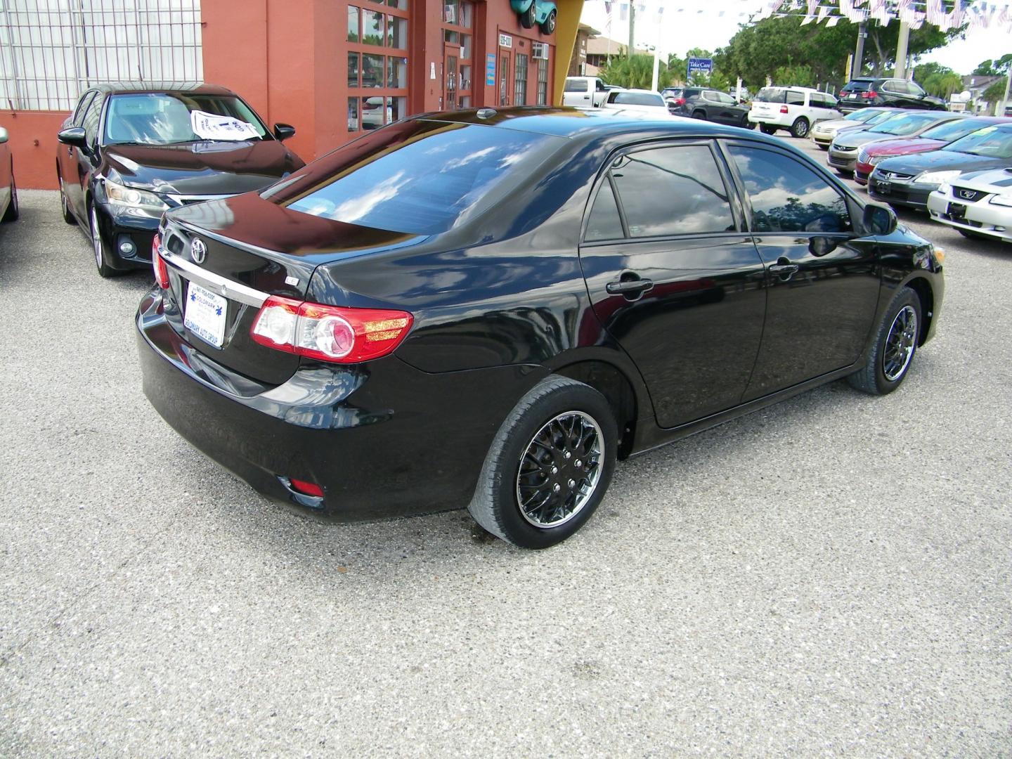 2011 Black /Gray Toyota Corolla S (2T1BU4EE9BC) with an 1.8L L4 DOHC 16V engine, Automatic transmission, located at 4000 Bee Ridge Road, Sarasota, FL, 34233, (941) 926-0300, 27.298664, -82.489151 - Photo#5