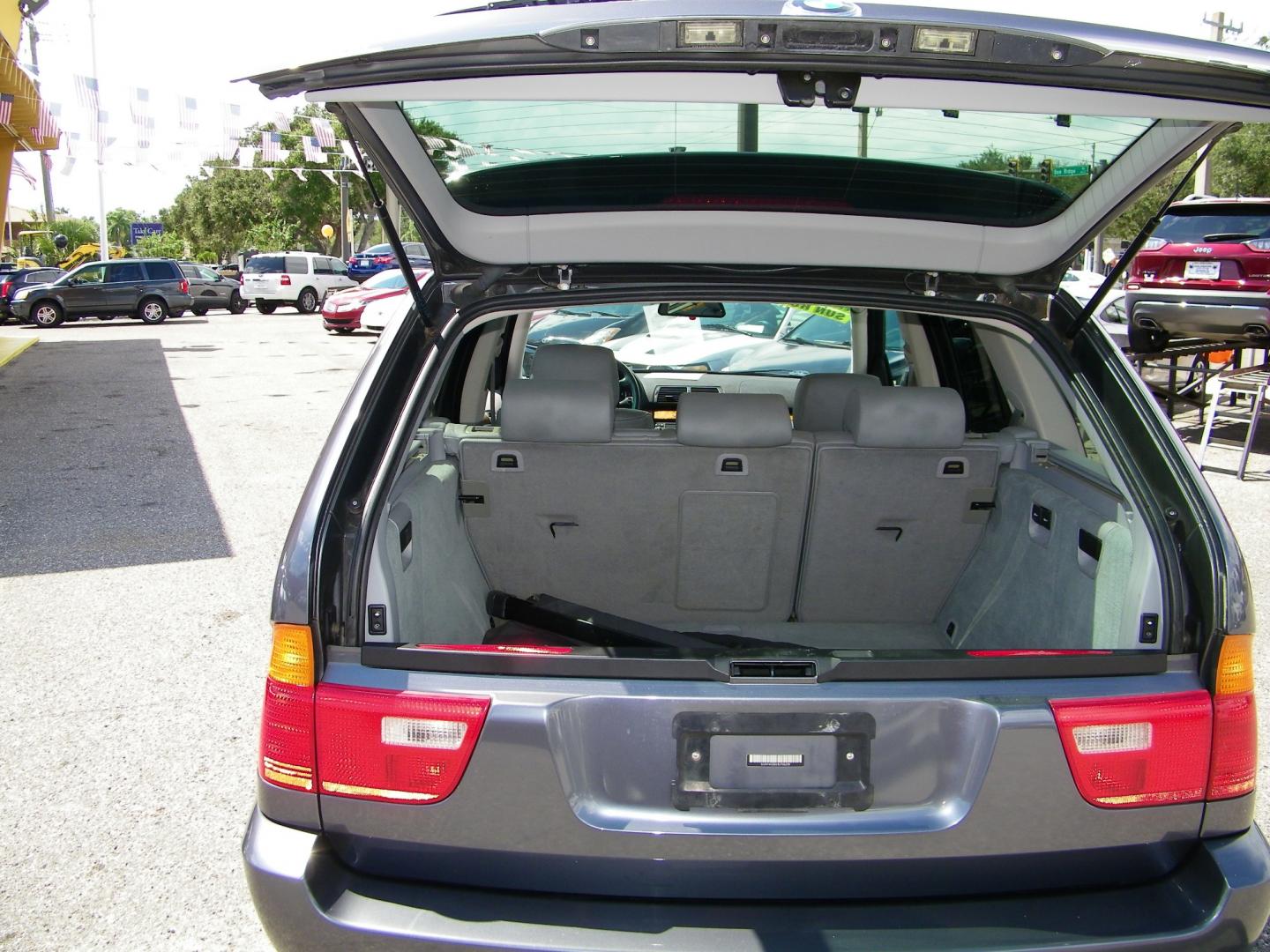 2003 Grey /Black BMW X5 3.0i (5UXFA53523L) with an 3.0L L6 DOHC 24V engine, Automatic transmission, located at 4000 Bee Ridge Road, Sarasota, FL, 34233, (941) 926-0300, 27.298664, -82.489151 - Photo#11