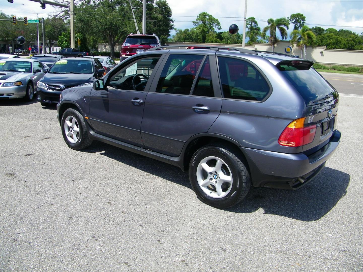 2003 Grey /Black BMW X5 3.0i (5UXFA53523L) with an 3.0L L6 DOHC 24V engine, Automatic transmission, located at 4000 Bee Ridge Road, Sarasota, FL, 34233, (941) 926-0300, 27.298664, -82.489151 - Photo#3