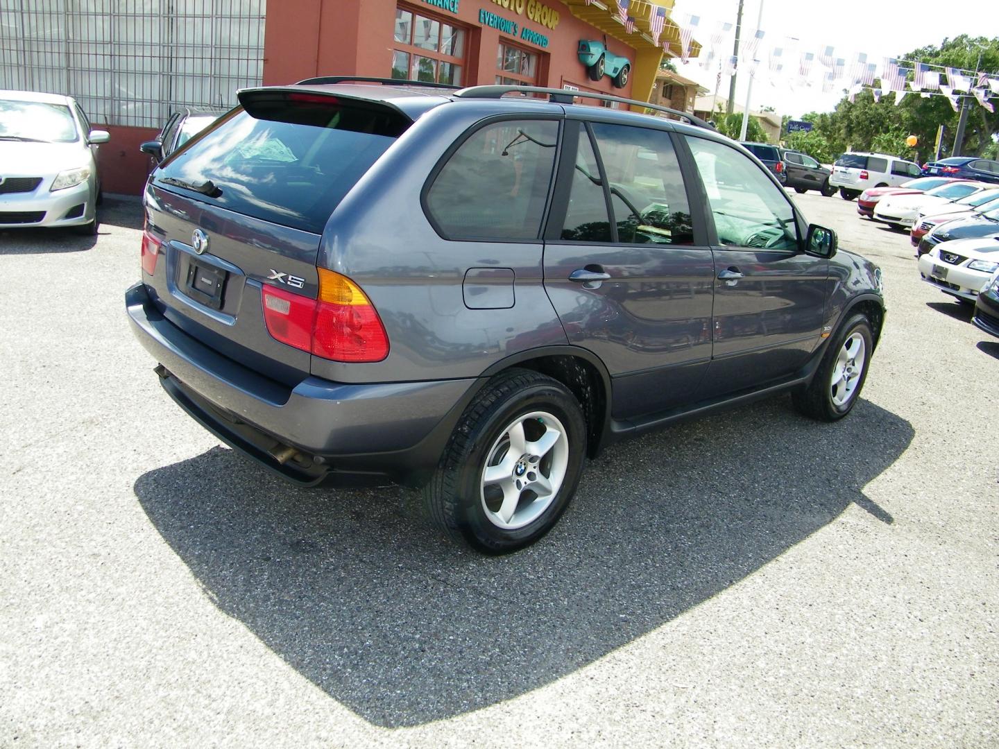 2003 Grey /Black BMW X5 3.0i (5UXFA53523L) with an 3.0L L6 DOHC 24V engine, Automatic transmission, located at 4000 Bee Ridge Road, Sarasota, FL, 34233, (941) 926-0300, 27.298664, -82.489151 - Photo#5