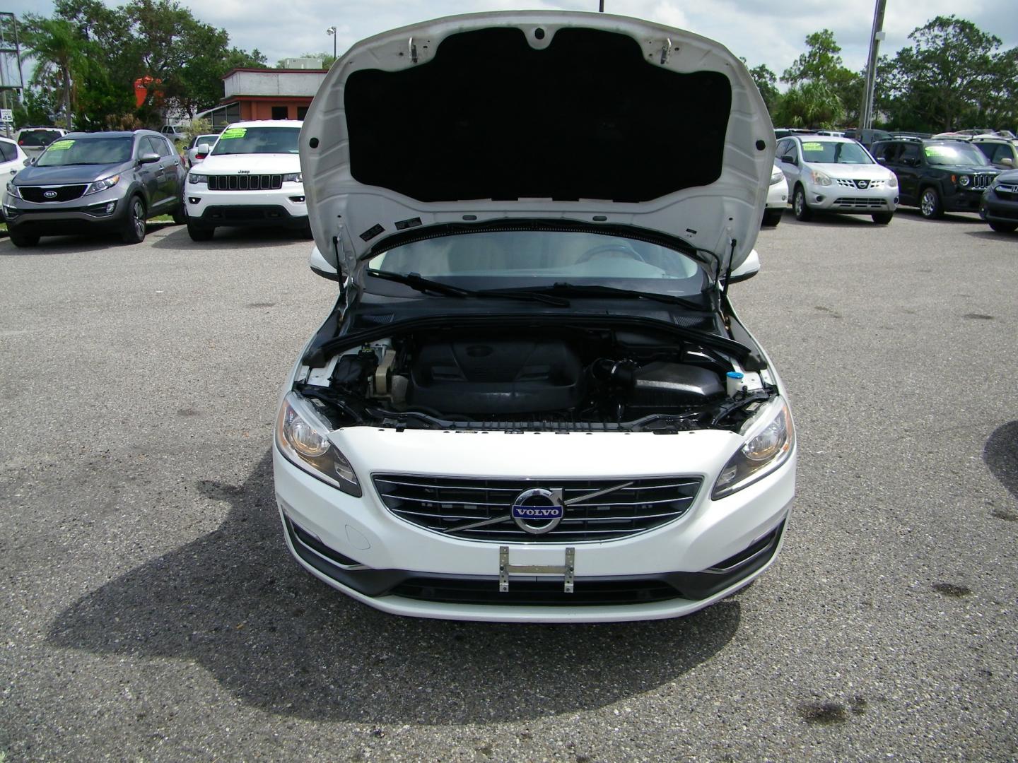 2017 /Black Volvo S60 T5 Inscription AWD (LYV402TK8HB) with an 2.0L L4 DOHC 16V engine, 8A transmission, located at 4000 Bee Ridge Road, Sarasota, FL, 34233, (941) 926-0300, 27.298664, -82.489151 - Photo#9