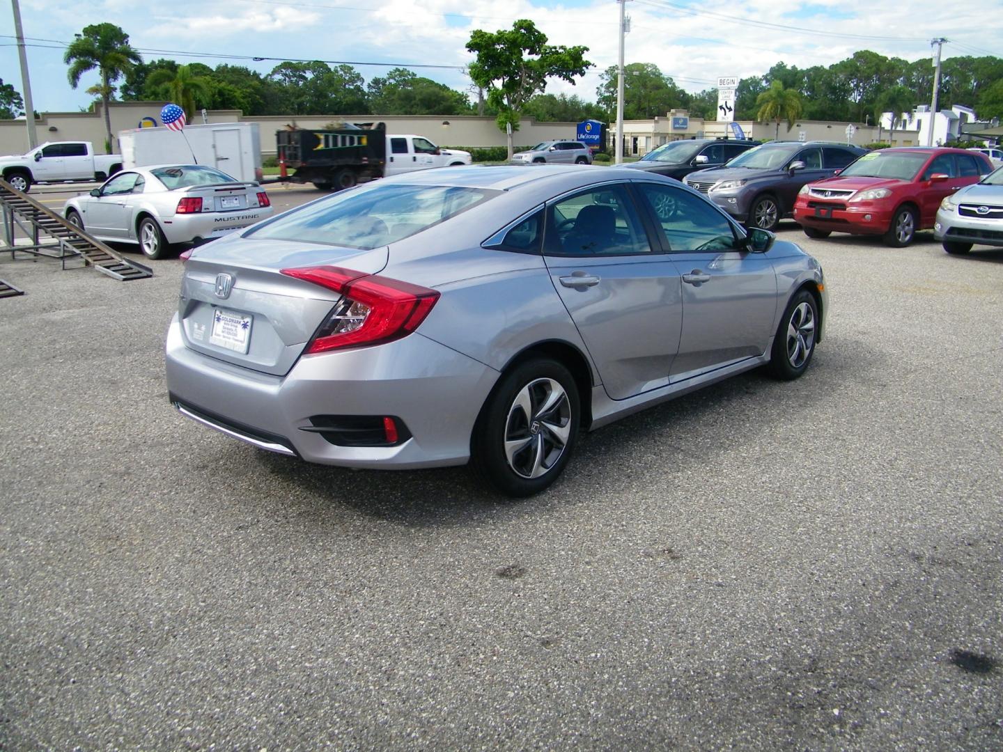 2020 Silver /Grey Honda Civic LX (2HGFC2F67LH) with an 2.0L I4 engine, Automatic transmission, located at 4000 Bee Ridge Road, Sarasota, FL, 34233, (941) 926-0300, 27.298664, -82.489151 - Photo#4