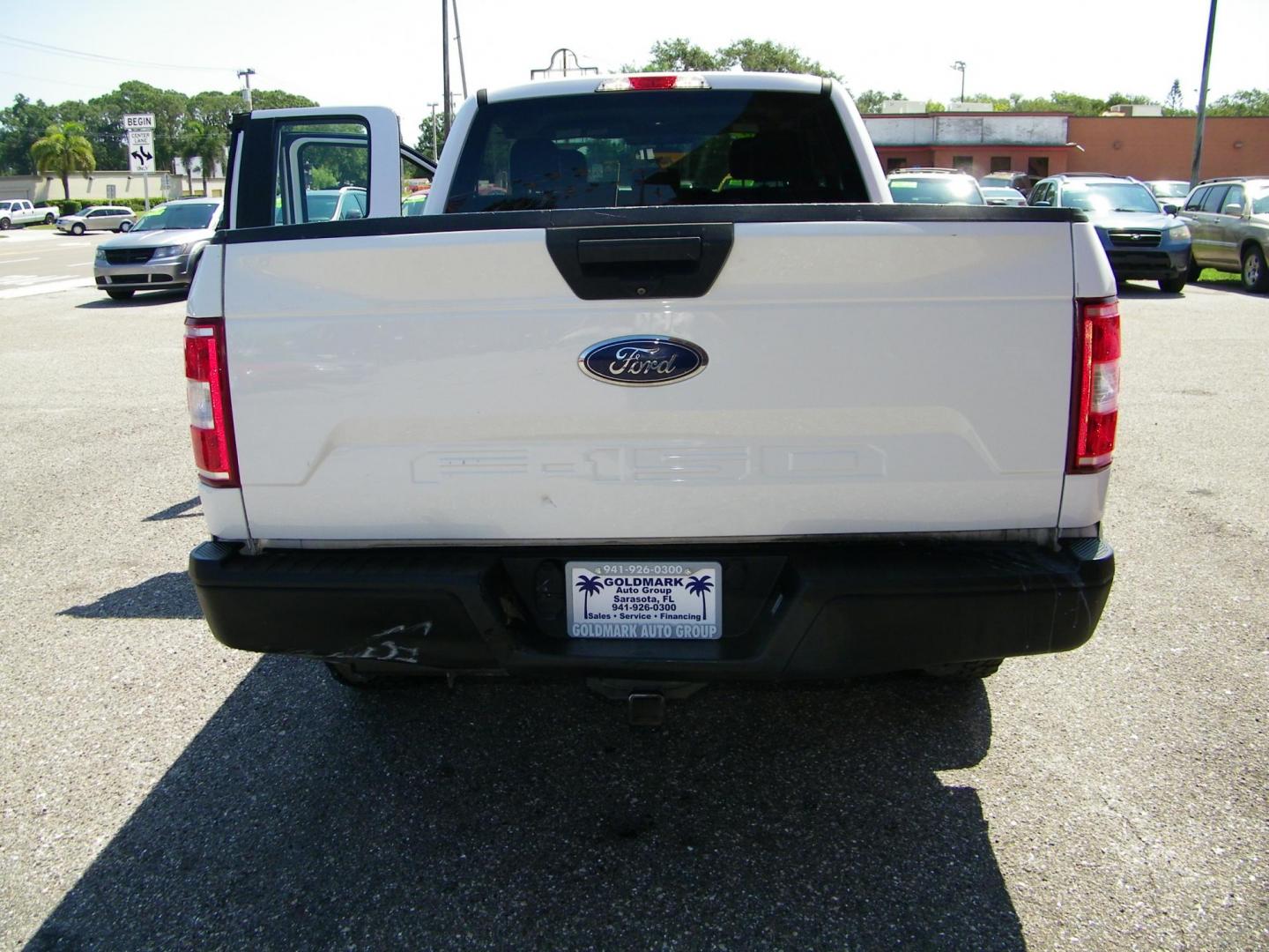 2018 /Gray Ford F-150 Lariat SuperCab 6.5-ft. 4WD (1FTFX1E53JK) with an 5.0L V8 OHV 16V engine, 6A transmission, located at 4000 Bee Ridge Road, Sarasota, FL, 34233, (941) 926-0300, 27.298664, -82.489151 - Photo#5