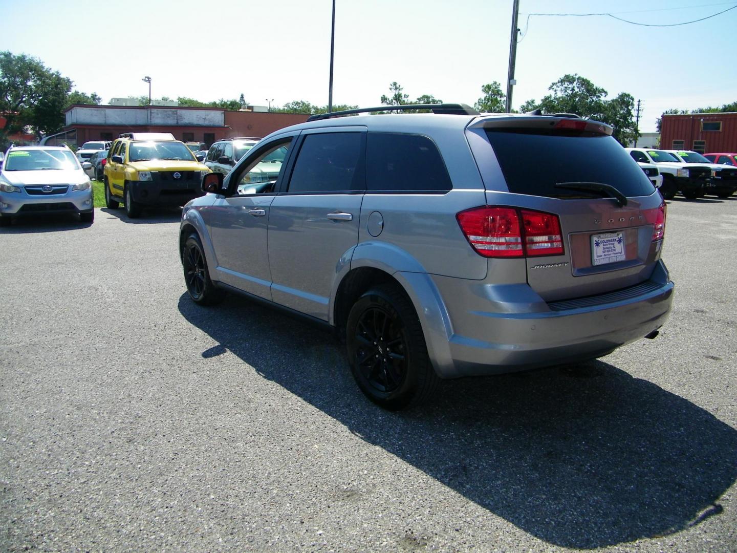 2020 /Black Dodge Journey SE Value (3C4PDCAB1LT) with an 2.4L L4 DOHC 16V engine, 6A transmission, located at 4000 Bee Ridge Road, Sarasota, FL, 34233, (941) 926-0300, 27.298664, -82.489151 - Photo#2