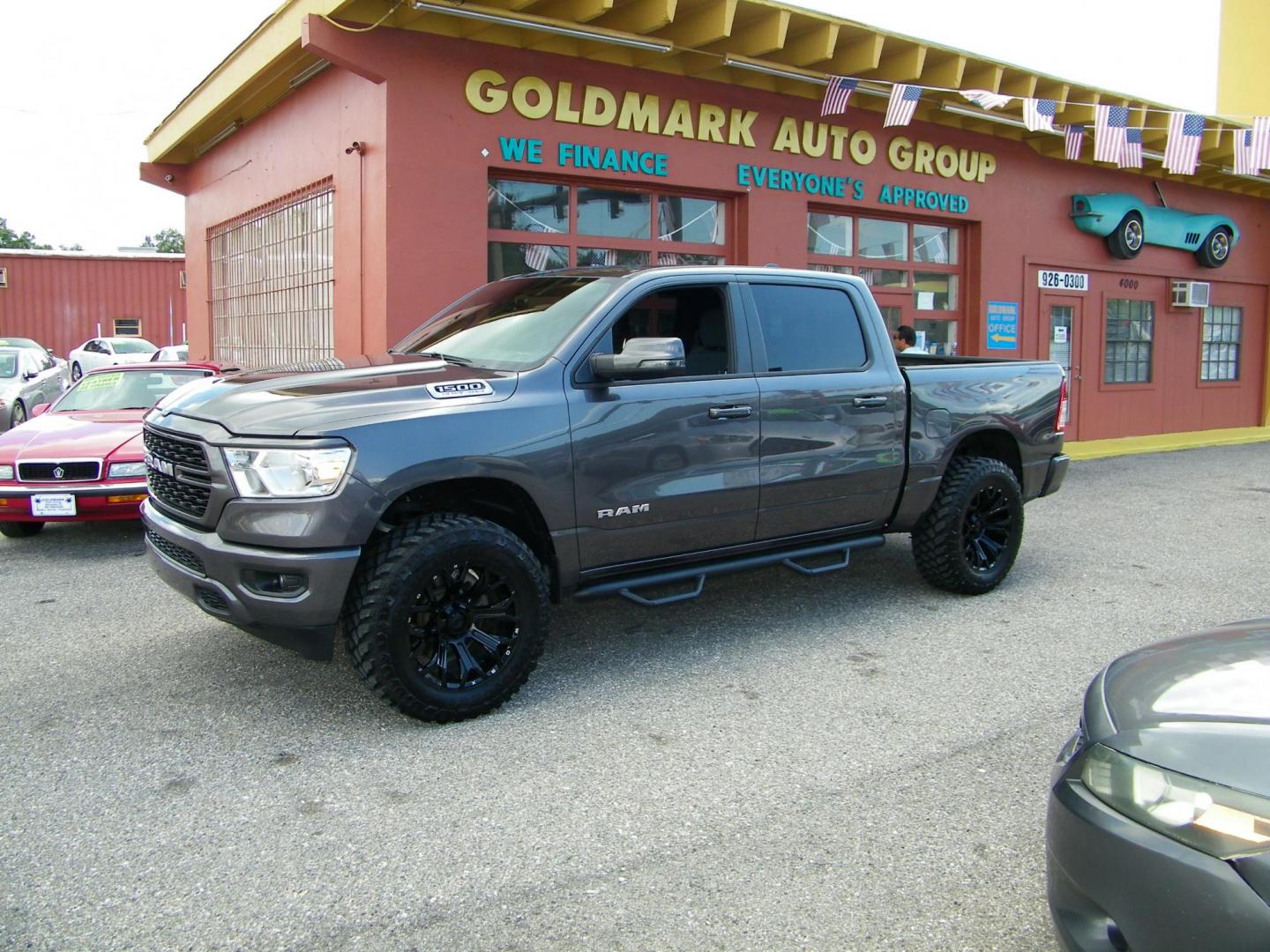 2023 /Black RAM 1500 Big Horn Crew Cab SWB 2WD (1C6RREFT5PN) with an 5.7L V8 OHV 16V engine, 8A transmission, located at 4000 Bee Ridge Road, Sarasota, FL, 34233, (941) 926-0300, 27.298664, -82.489151 - Photo#0