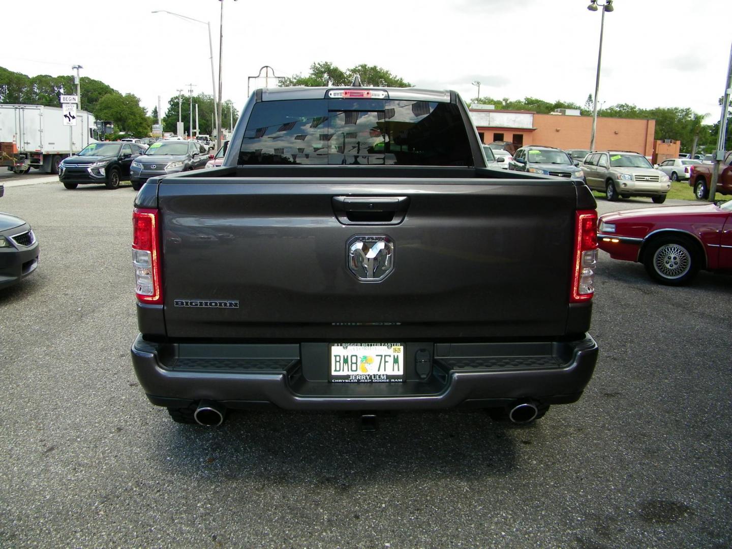 2023 /Black RAM 1500 Big Horn Crew Cab SWB 2WD (1C6RREFT5PN) with an 5.7L V8 OHV 16V engine, 8A transmission, located at 4000 Bee Ridge Road, Sarasota, FL, 34233, (941) 926-0300, 27.298664, -82.489151 - Photo#4