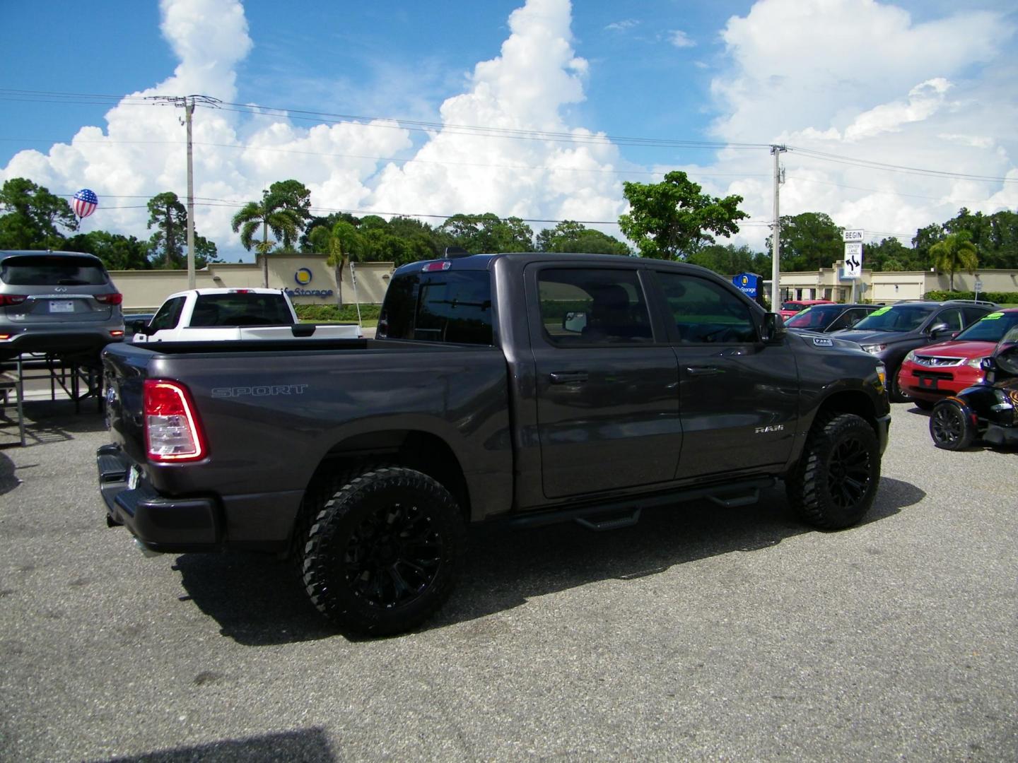 2023 /Black RAM 1500 Big Horn Crew Cab SWB 2WD (1C6RREFT5PN) with an 5.7L V8 OHV 16V engine, 8A transmission, located at 4000 Bee Ridge Road, Sarasota, FL, 34233, (941) 926-0300, 27.298664, -82.489151 - Photo#6