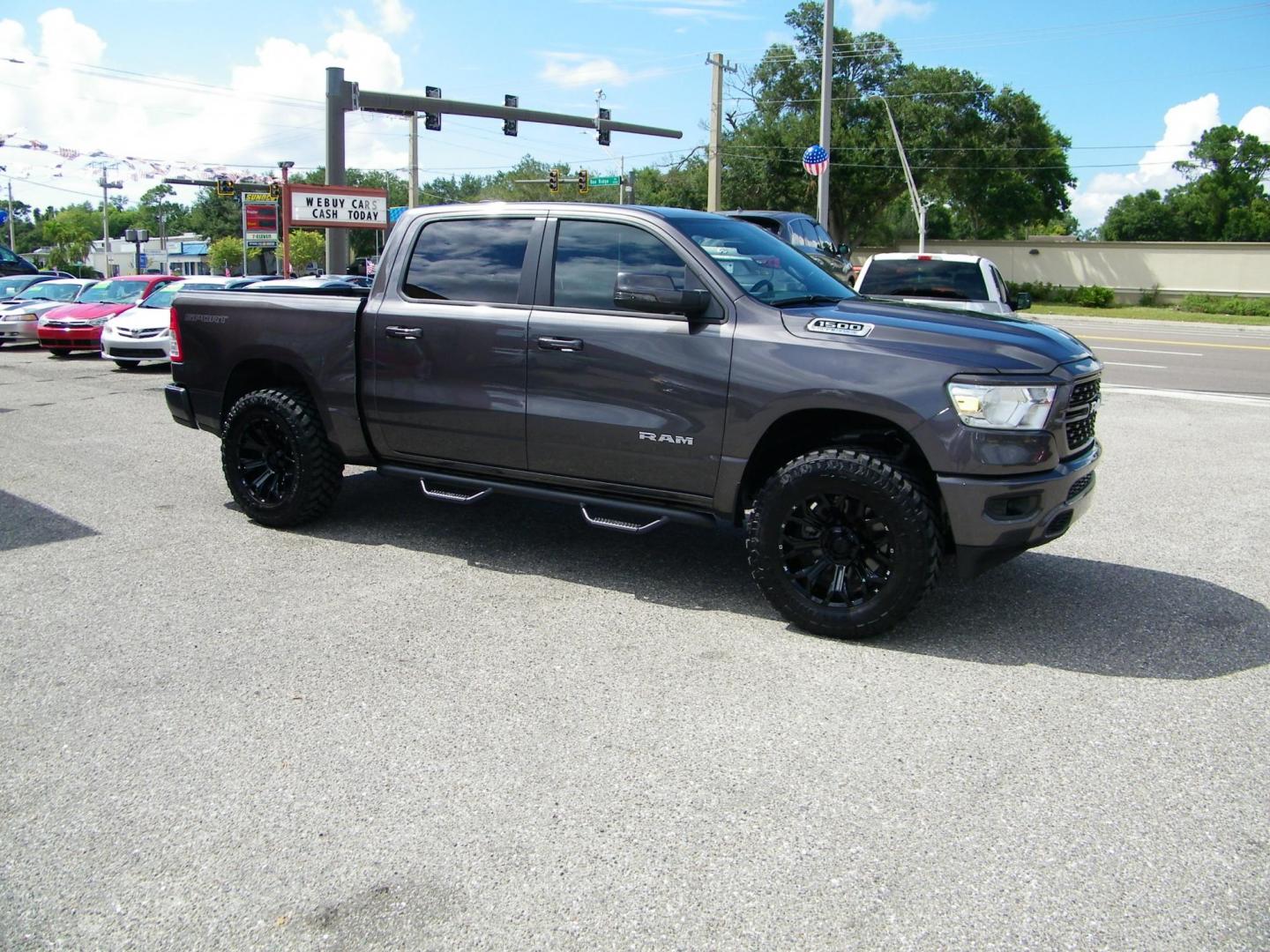 2023 /Black RAM 1500 Big Horn Crew Cab SWB 2WD (1C6RREFT5PN) with an 5.7L V8 OHV 16V engine, 8A transmission, located at 4000 Bee Ridge Road, Sarasota, FL, 34233, (941) 926-0300, 27.298664, -82.489151 - Photo#8