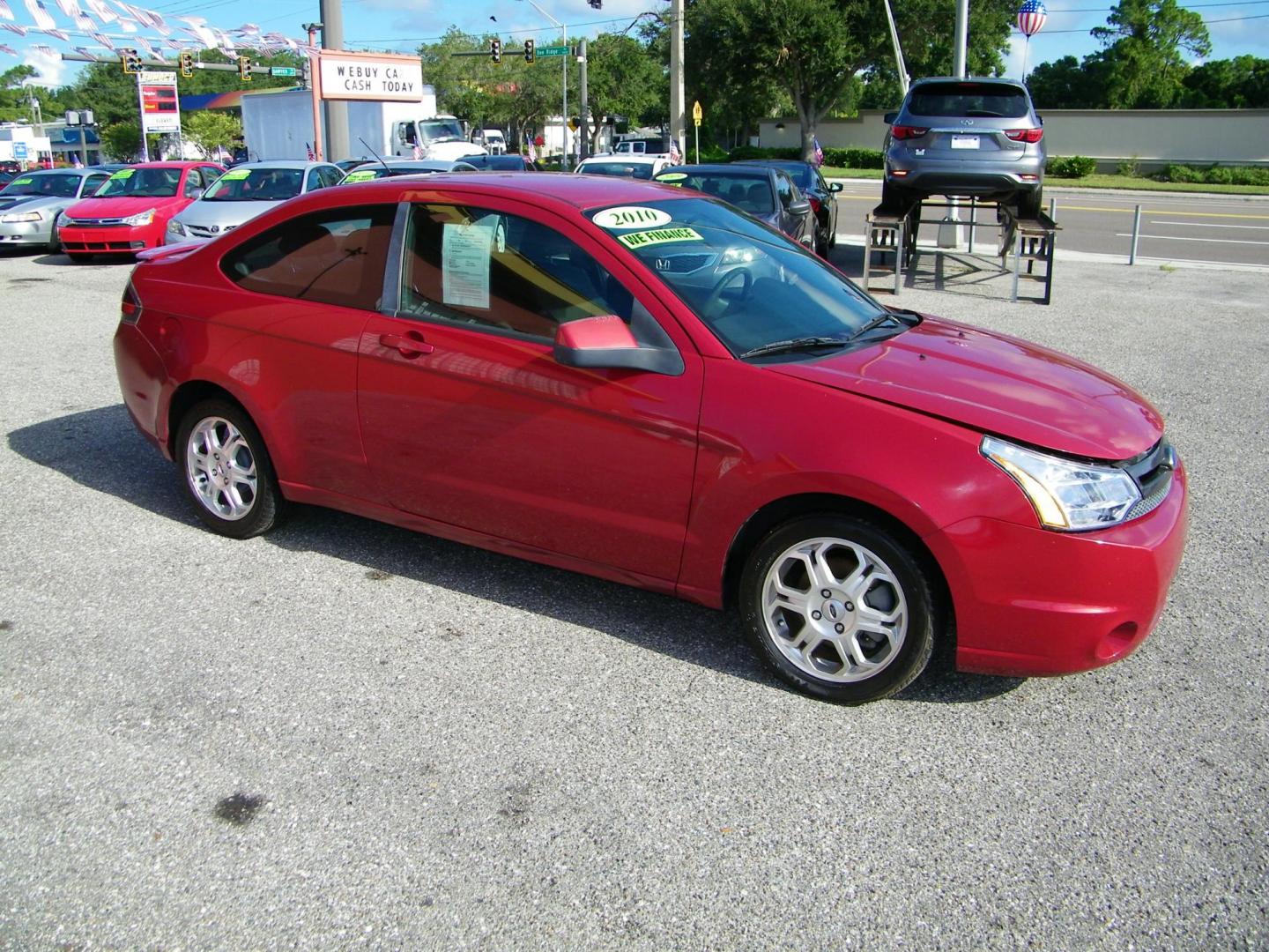 2010 /Black Ford Focus SE Coupe (1FAHP3CN2AW) with an 2.0L L4 DOHC 16V engine, located at 4000 Bee Ridge Road, Sarasota, FL, 34233, (941) 926-0300, 27.298664, -82.489151 - Photo#6