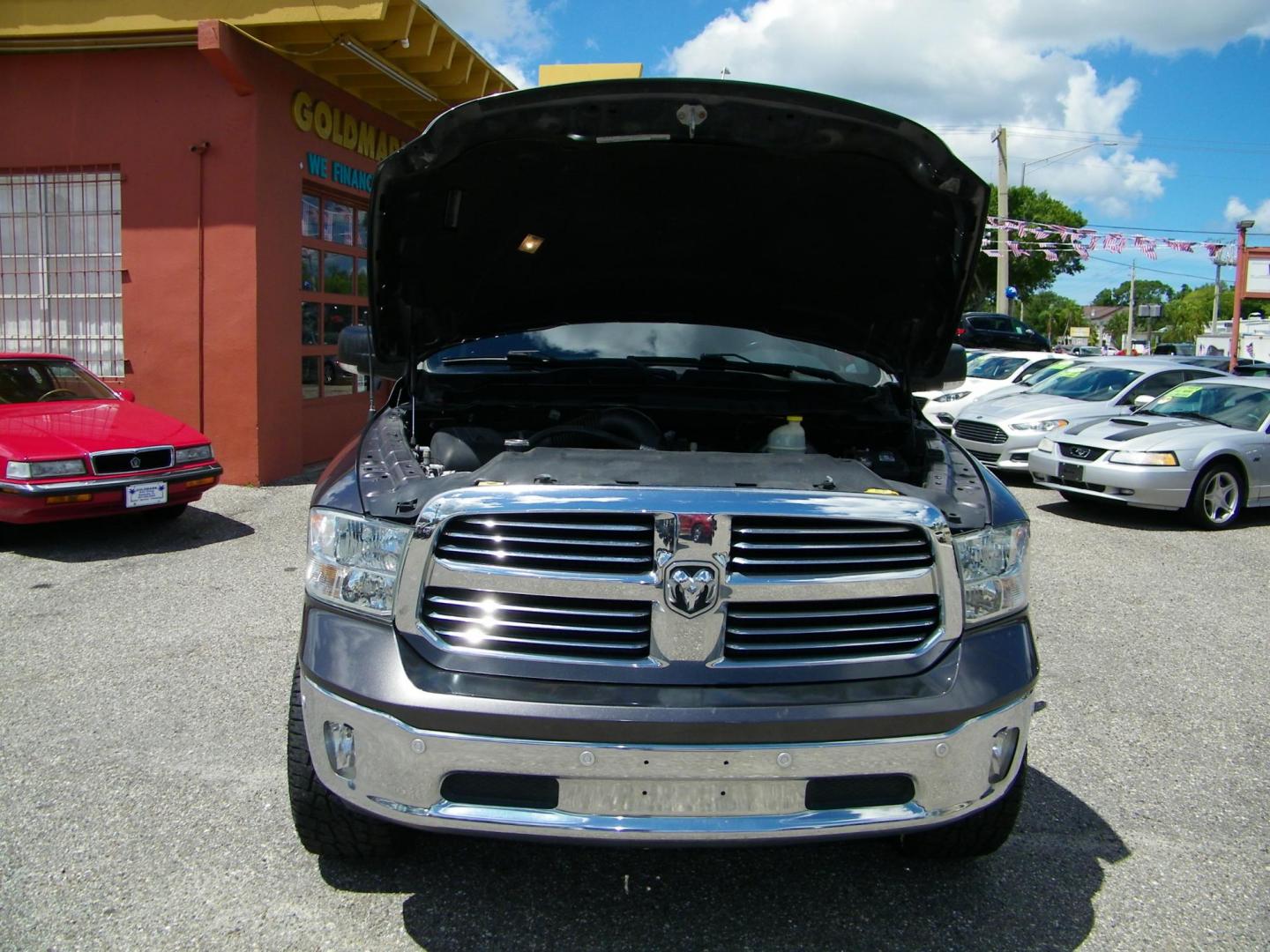 2016 /Black RAM 1500 SLT Crew Cab SWB 2WD (1C6RR6LT5GS) with an 5.7L V8 OHV 16V engine, 6A transmission, located at 4000 Bee Ridge Road, Sarasota, FL, 34233, (941) 926-0300, 27.298664, -82.489151 - Photo#8