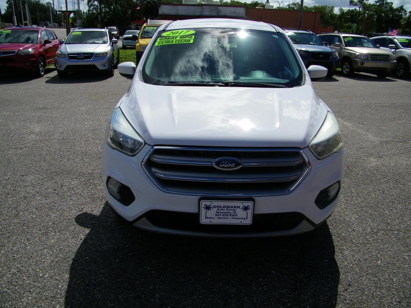 2017 /Grey Ford Escape SE FWD (1FMCU0GD0HU) with an 1.5L L4 DOHC 16V engine, 6A transmission, located at 4000 Bee Ridge Road, Sarasota, FL, 34233, (941) 926-0300, 27.298664, -82.489151 - Photo#2