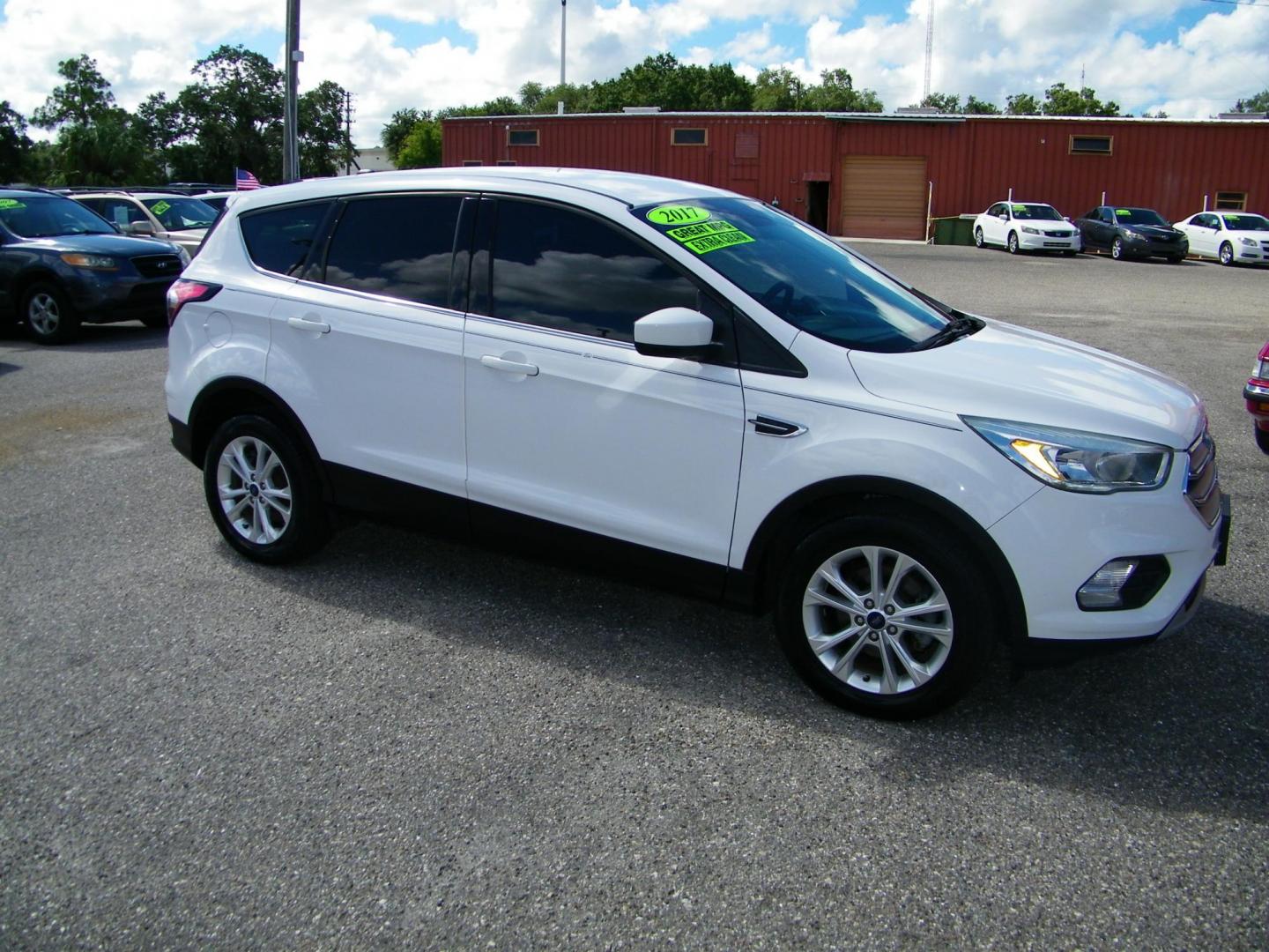 2017 /Grey Ford Escape SE FWD (1FMCU0GD0HU) with an 1.5L L4 DOHC 16V engine, 6A transmission, located at 4000 Bee Ridge Road, Sarasota, FL, 34233, (941) 926-0300, 27.298664, -82.489151 - Photo#0