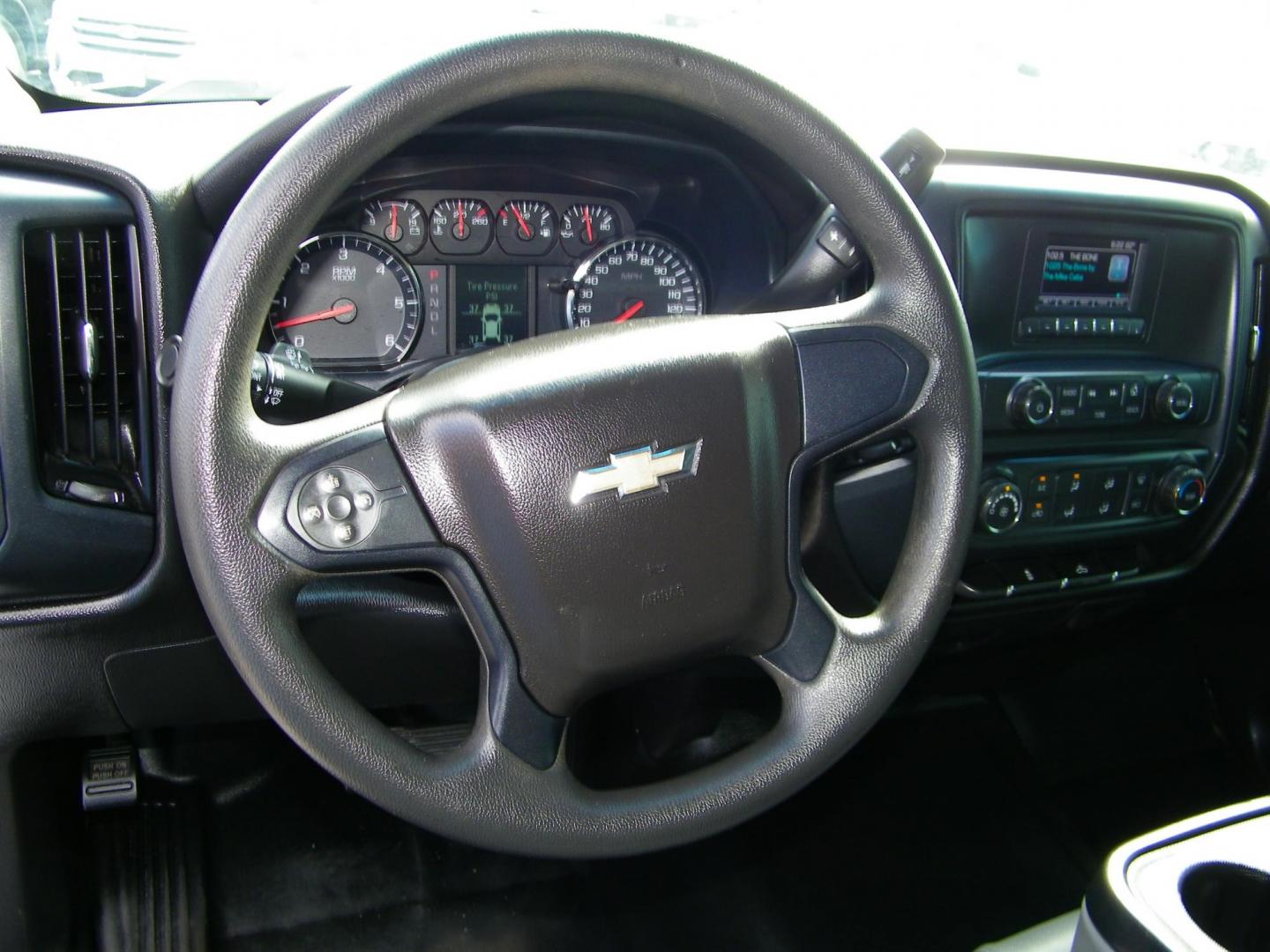 2017 White /Grey Chevrolet Silverado 1500 Work Truck Double Cab 2WD (1GCRCNEH3HZ) with an 4.3L V6 OHV 12V engine, 6A transmission, located at 4000 Bee Ridge Road, Sarasota, FL, 34233, (941) 926-0300, 27.298664, -82.489151 - Photo#19