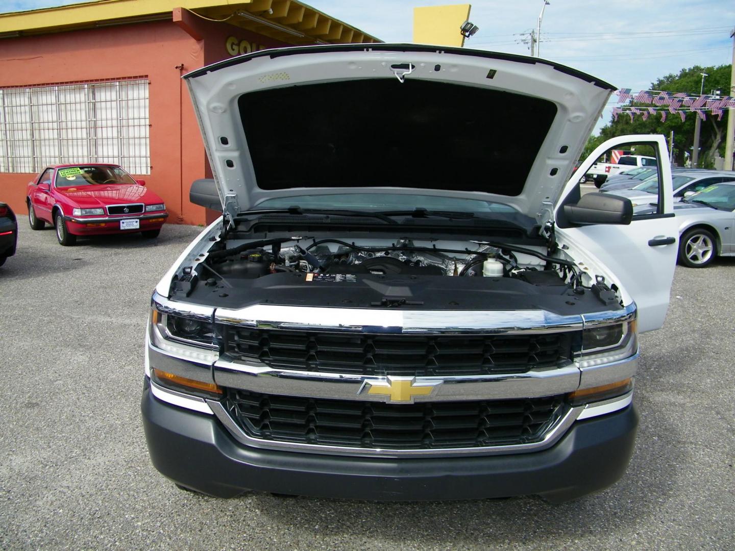 2017 White /Grey Chevrolet Silverado 1500 Work Truck Double Cab 2WD (1GCRCNEH3HZ) with an 4.3L V6 OHV 12V engine, 6A transmission, located at 4000 Bee Ridge Road, Sarasota, FL, 34233, (941) 926-0300, 27.298664, -82.489151 - Photo#22