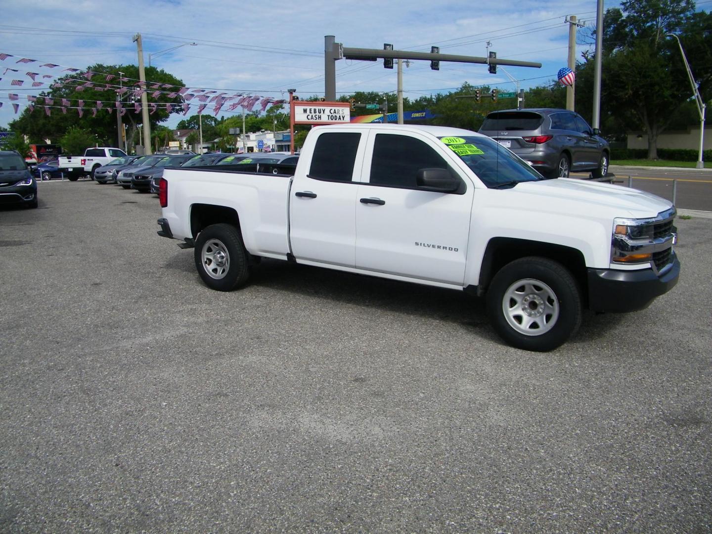 2017 White /Grey Chevrolet Silverado 1500 Work Truck Double Cab 2WD (1GCRCNEH3HZ) with an 4.3L V6 OHV 12V engine, 6A transmission, located at 4000 Bee Ridge Road, Sarasota, FL, 34233, (941) 926-0300, 27.298664, -82.489151 - Photo#8