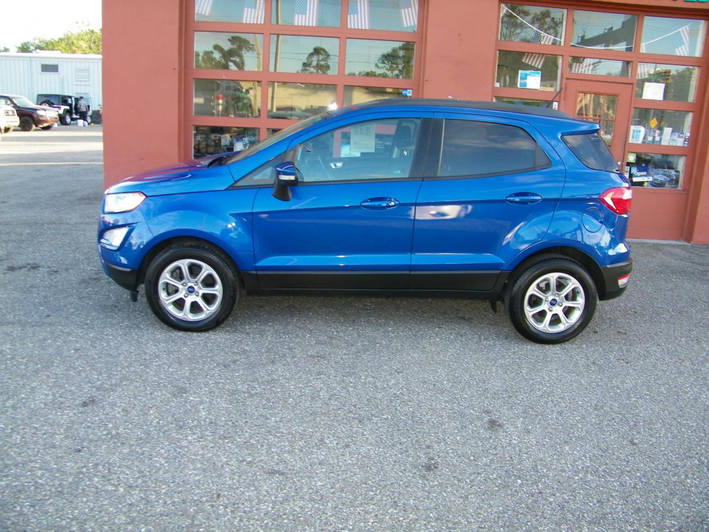 2018 Blue /Black Ford EcoSport SE (MAJ3P1TE5JC) with an 1.0L L3 engine, 6A transmission, located at 4000 Bee Ridge Road, Sarasota, FL, 34233, (941) 926-0300, 27.298664, -82.489151 - Photo#2