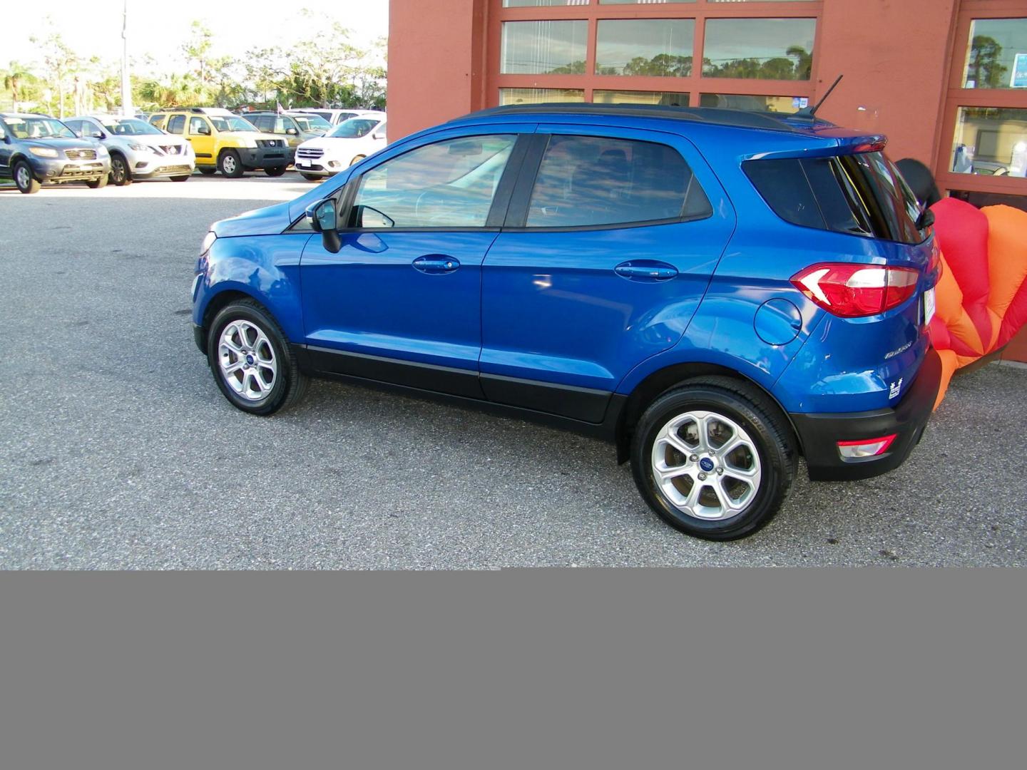 2018 Blue /Black Ford EcoSport SE (MAJ3P1TE5JC) with an 1.0L L3 engine, 6A transmission, located at 4000 Bee Ridge Road, Sarasota, FL, 34233, (941) 926-0300, 27.298664, -82.489151 - Photo#3