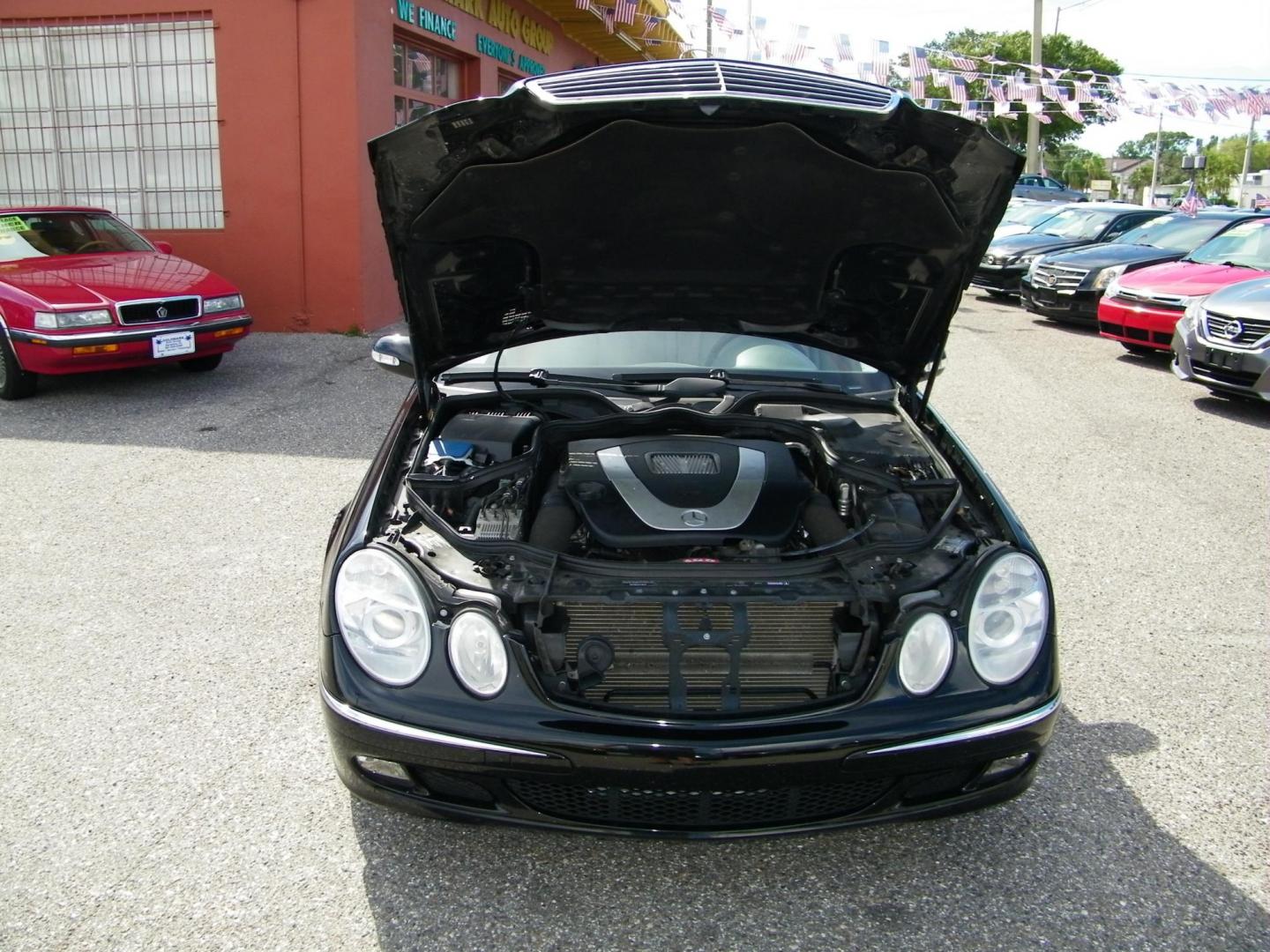 2006 Black /Grey Mercedes-Benz E-Class E350 (WDBUF56J66A) with an 3.5L V6 DOHC 24V engine, Automatic transmission, located at 4000 Bee Ridge Road, Sarasota, FL, 34233, (941) 926-0300, 27.298664, -82.489151 - Photo#10