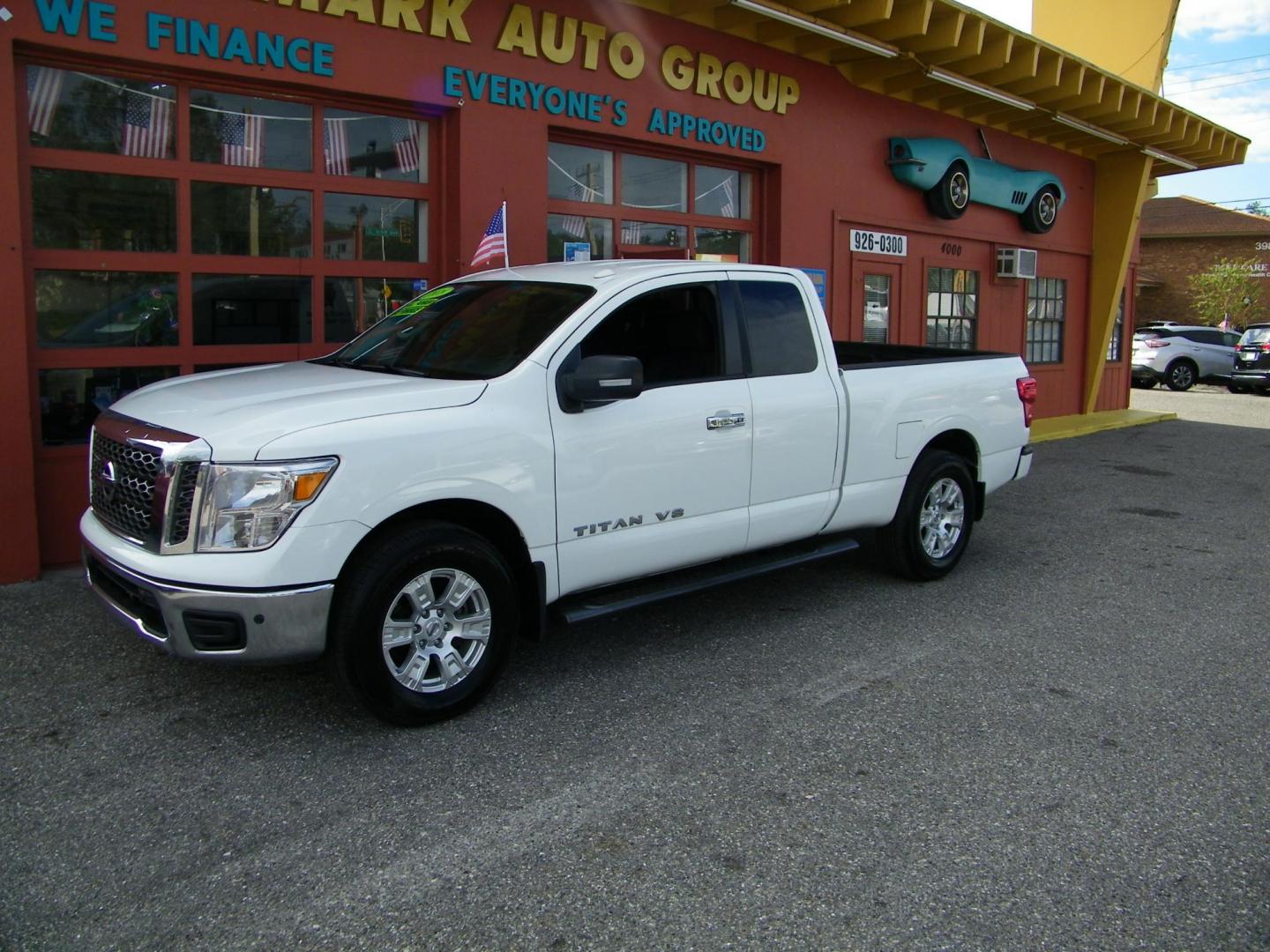 2018 White /Grey Nissan Titan S King Cab 2WD (1N6AA1C69JN) with an 5.6L V8 DOHC 32V engine, 7A transmission, located at 4000 Bee Ridge Road, Sarasota, FL, 34233, (941) 926-0300, 27.298664, -82.489151 - Photo#1