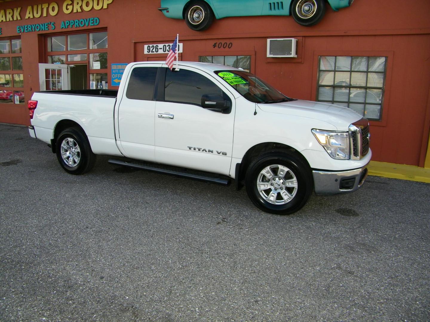 2018 White /Grey Nissan Titan S King Cab 2WD (1N6AA1C69JN) with an 5.6L V8 DOHC 32V engine, 7A transmission, located at 4000 Bee Ridge Road, Sarasota, FL, 34233, (941) 926-0300, 27.298664, -82.489151 - Photo#8