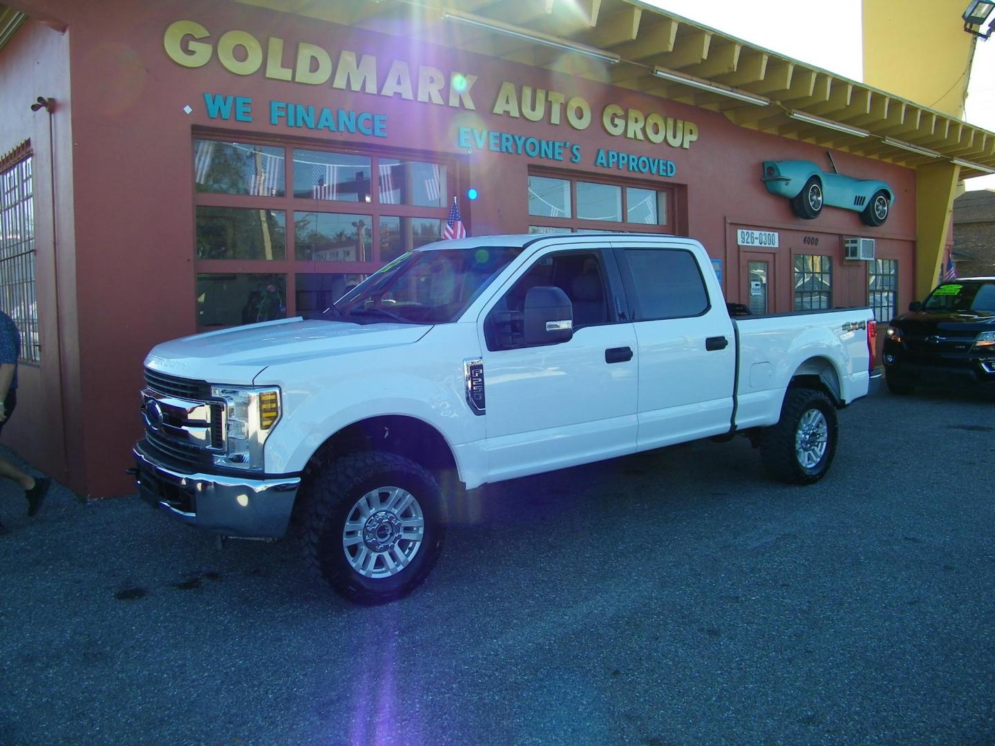 2019 White /Grey Ford F-250 SD King Ranch Crew Cab 4WD (1FT7W2B62KE) with an 6.2L V8 OHV 16V engine, 6A transmission, located at 4000 Bee Ridge Road, Sarasota, FL, 34233, (941) 926-0300, 27.298664, -82.489151 - Photo#0