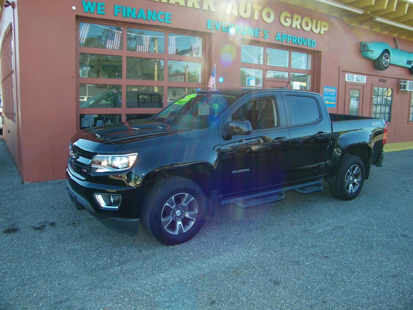 2017 Black /Black Chevrolet Colorado Z71 Crew Cab 2WD Short Box (1GCGSDEN0H1) with an 3.6L V6 DOHC 24V GAS engine, 6A transmission, located at 4000 Bee Ridge Road, Sarasota, FL, 34233, (941) 926-0300, 27.298664, -82.489151 - Photo#0