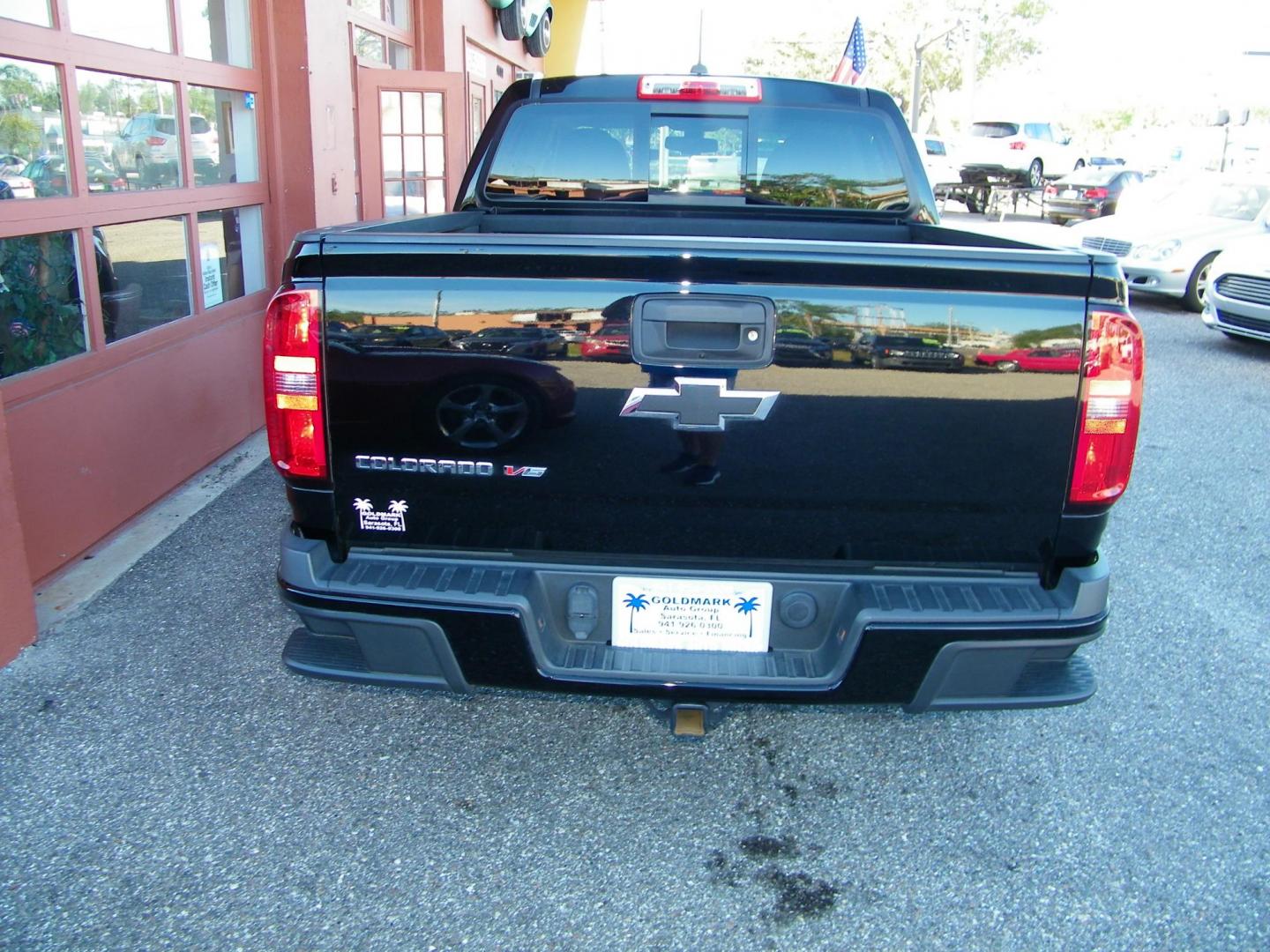 2017 Black /Black Chevrolet Colorado Z71 Crew Cab 2WD Short Box (1GCGSDEN0H1) with an 3.6L V6 DOHC 24V GAS engine, 6A transmission, located at 4000 Bee Ridge Road, Sarasota, FL, 34233, (941) 926-0300, 27.298664, -82.489151 - Photo#8