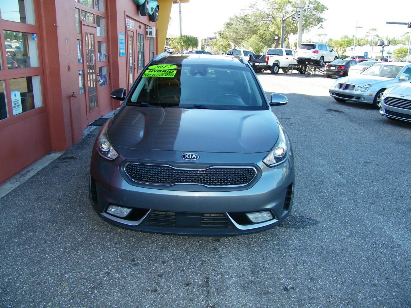 2017 Gray /Black Kia Niro EX (KNDCC3LC5H5) with an 2.0L L4 DOHC 16V HYBRID engine, 6A transmission, located at 4000 Bee Ridge Road, Sarasota, FL, 34233, (941) 926-0300, 27.298664, -82.489151 - Photo#0