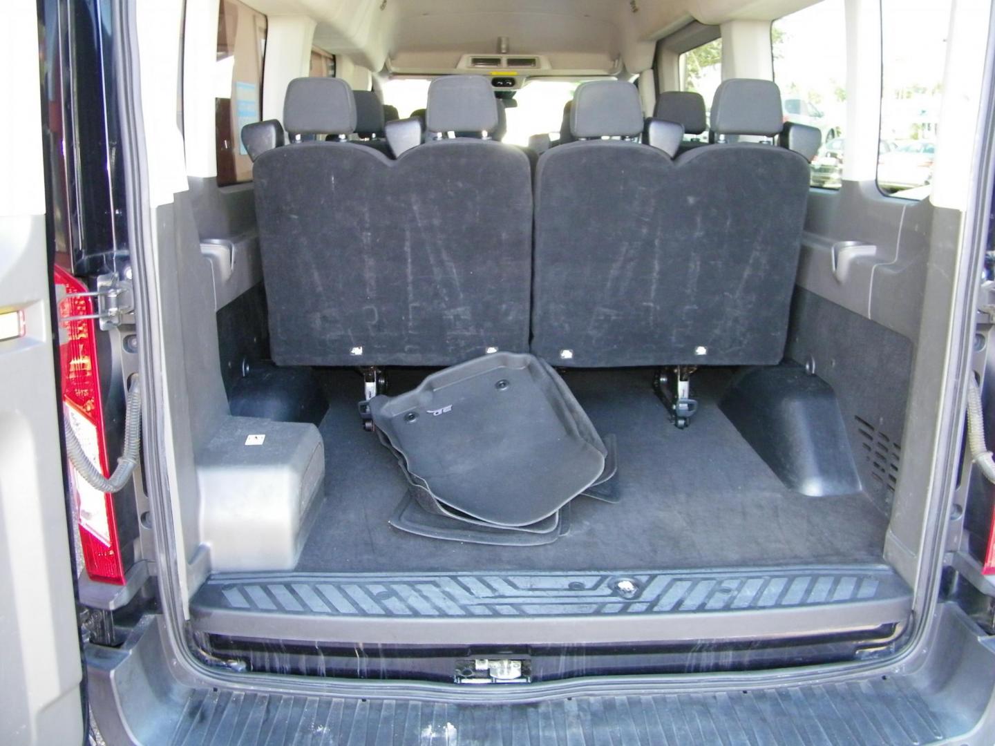 2020 Black /Black Ford Transit 350 Wagon Med. Roof XL w/Sliding Pass. 148-in. WB (1FBAX2C83LK) with an 3.5L V6 DOHC 24V engine, 6A transmission, located at 4000 Bee Ridge Road, Sarasota, FL, 34233, (941) 926-0300, 27.298664, -82.489151 - Photo#17