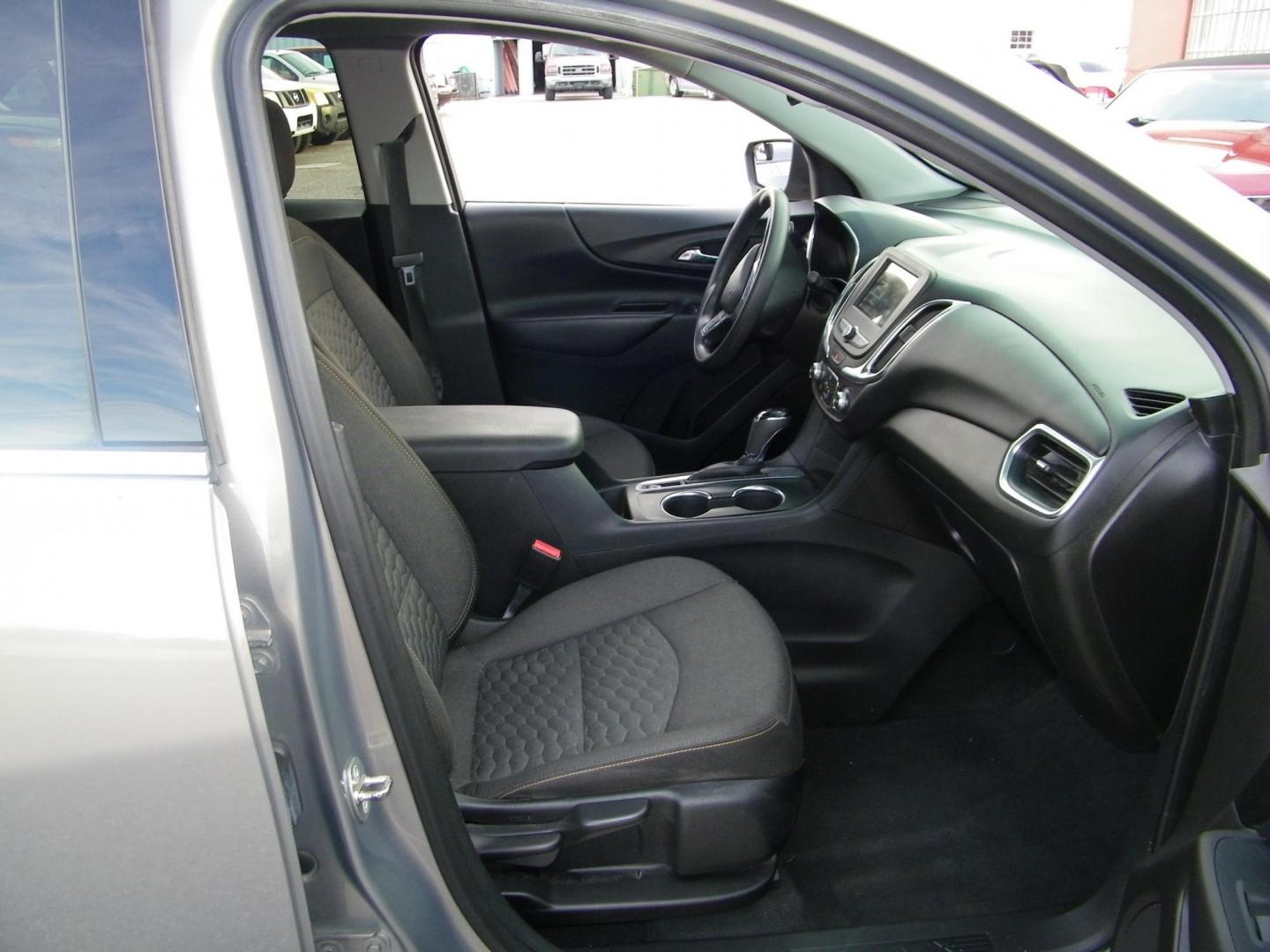 2019 Brown /Beige Chevrolet Equinox LT 2WD (3GNAXKEV2KS) with an 1.5L L4 DIR DOHC 16V TURBO engine, 6A transmission, located at 4000 Bee Ridge Road, Sarasota, FL, 34233, (941) 926-0300, 27.298664, -82.489151 - Photo#15