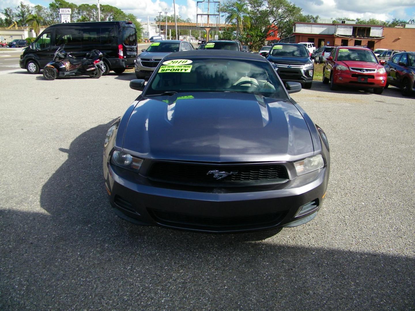 2010 Gray /Grey Ford Mustang V6 Convertible (1ZVBP8EN2A5) with an 4.0L V6 OHC 12V engine, Automatic transmission, located at 4000 Bee Ridge Road, Sarasota, FL, 34233, (941) 926-0300, 27.298664, -82.489151 - Photo#3