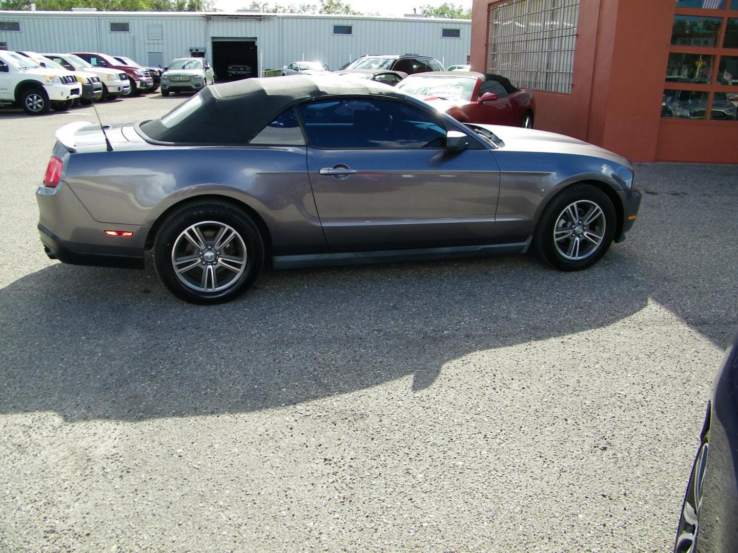 2010 Gray /Grey Ford Mustang V6 Convertible (1ZVBP8EN2A5) with an 4.0L V6 OHC 12V engine, Automatic transmission, located at 4000 Bee Ridge Road, Sarasota, FL, 34233, (941) 926-0300, 27.298664, -82.489151 - Photo#6