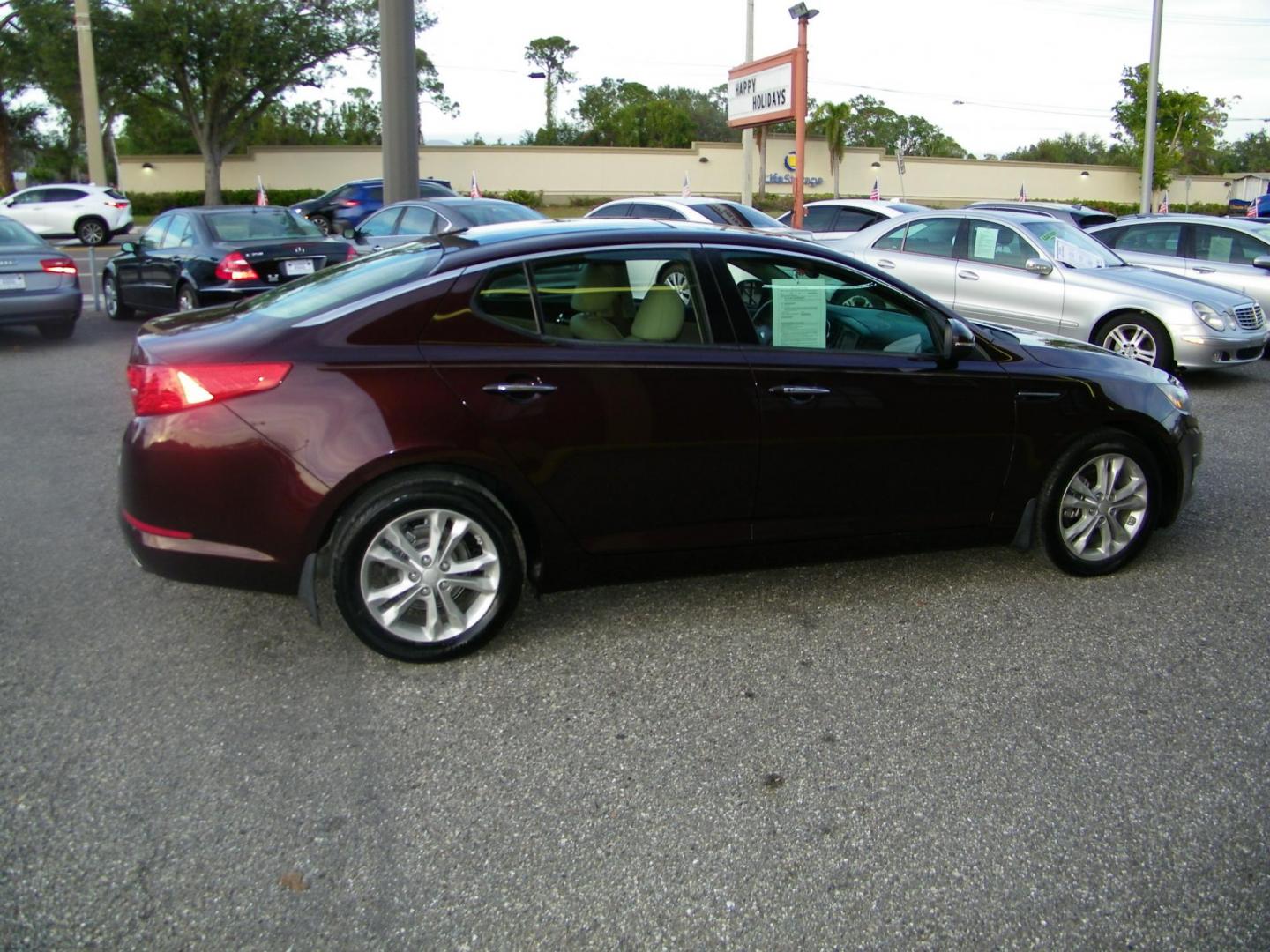 2013 Maroon /Beige Kia Optima EX (5XXGN4A77DG) with an 2.4L L4 DOHC 16V engine, 6-Speed Automatic transmission, located at 4000 Bee Ridge Road, Sarasota, FL, 34233, (941) 926-0300, 27.298664, -82.489151 - Photo#8