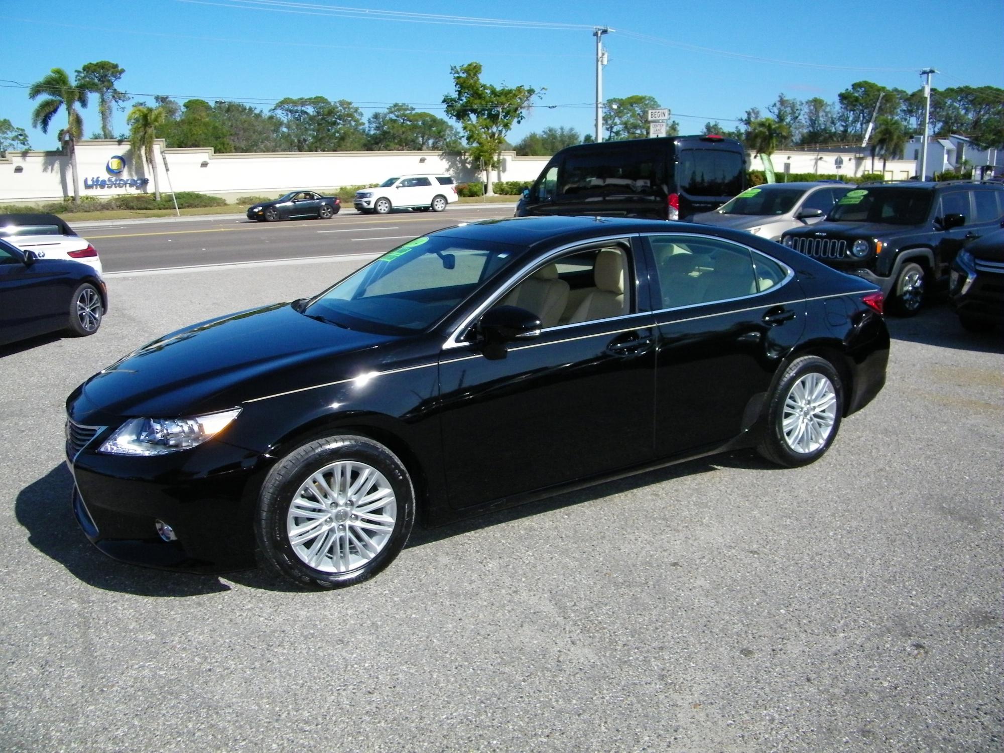 photo of 2014 Lexus ES 350 Sedan