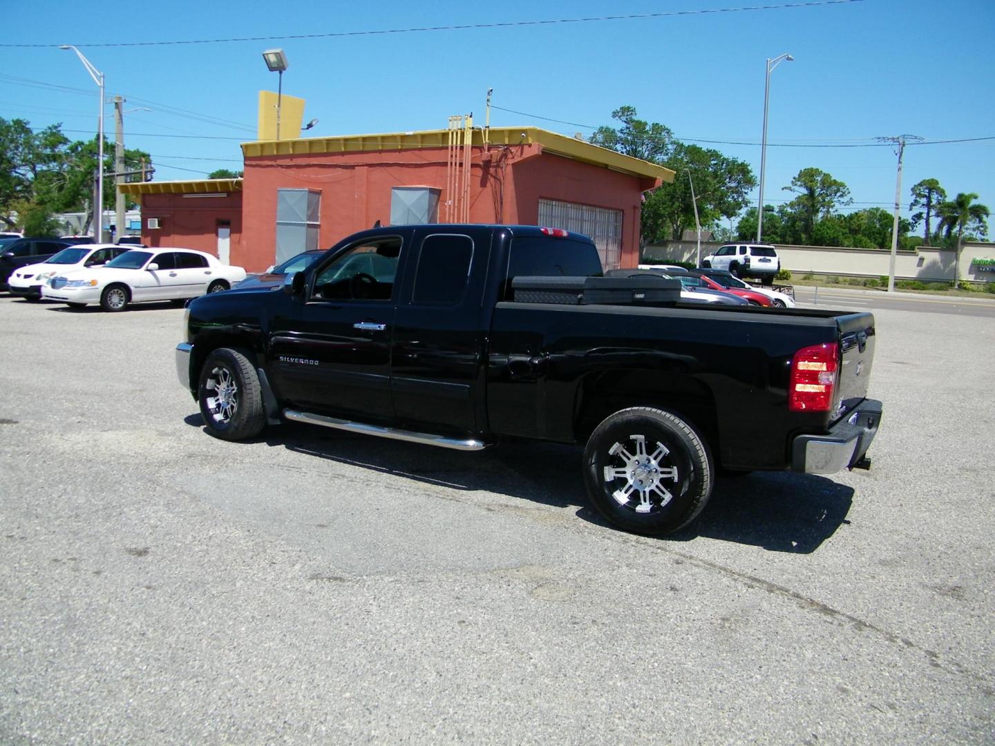 2012 Black /Grey Chevrolet Silverado 1500 LS Extended Cab 2WD (1GCRCREA5CZ) with an 4.8L V8 OHV 16V engine, 4-Speed Automatic transmission, located at 4000 Bee Ridge Road, Sarasota, FL, 34233, (941) 926-0300, 27.298664, -82.489151 - Photo#3